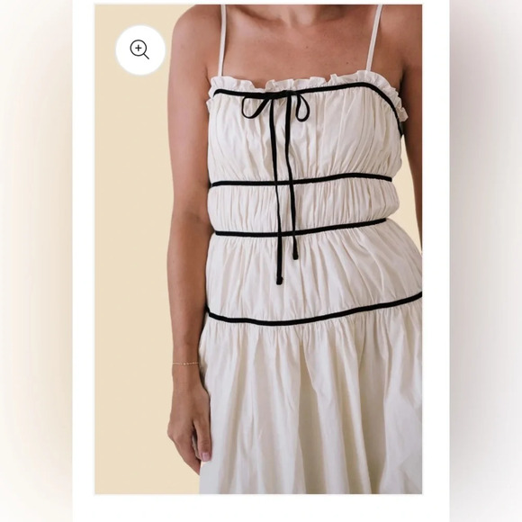 Momni Monochromatic Black and White with Contrast Lining Midi Dress Small 1543 - Picture 2 of 13